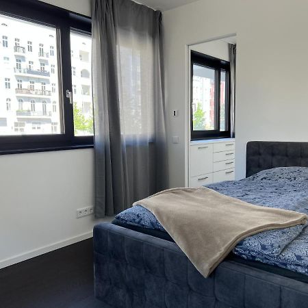 Luxury Waterfront Apartment Берлин Экстерьер фото