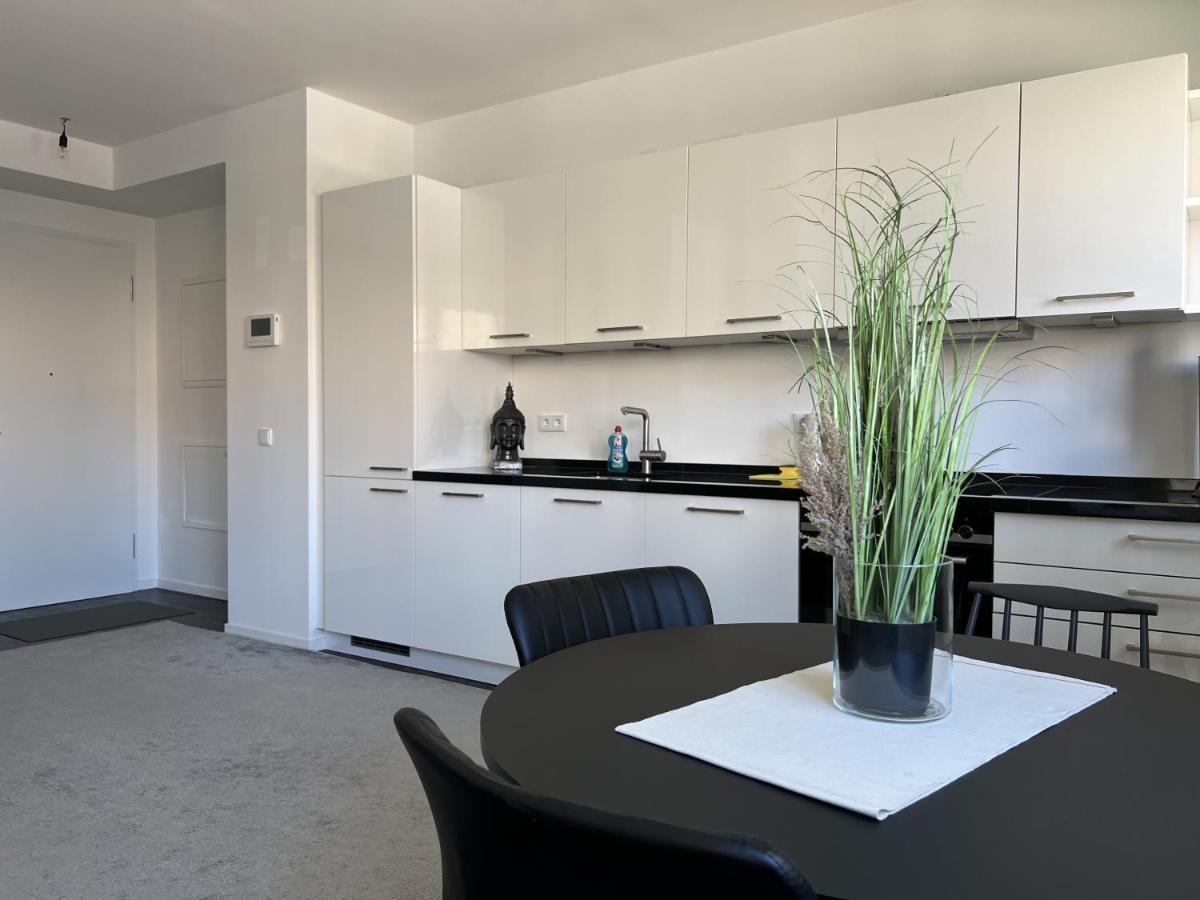 Luxury Waterfront Apartment Берлин Экстерьер фото