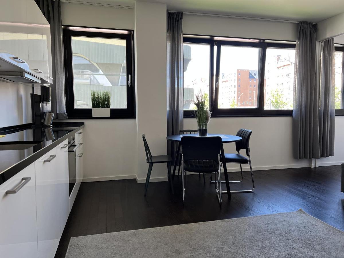 Luxury Waterfront Apartment Берлин Экстерьер фото