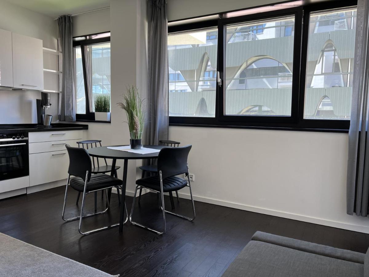 Luxury Waterfront Apartment Берлин Экстерьер фото